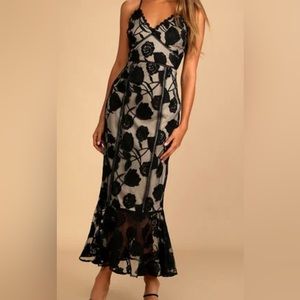 Sleeveless Maxi Length Mermaid Style Lulus Dress in Black/Beige Lace Size S